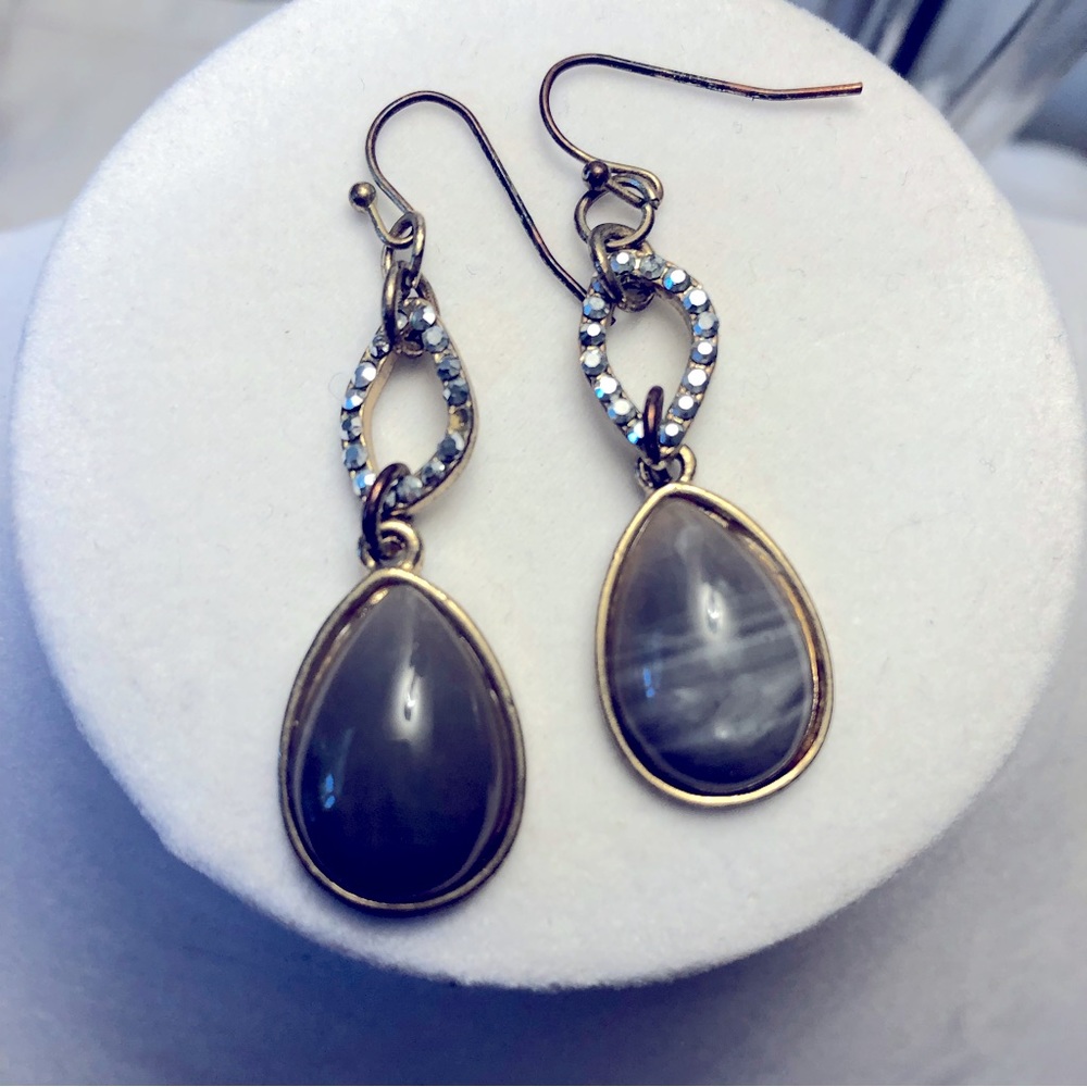 FREE WITH BUNDLE Mauve Drop Earrings